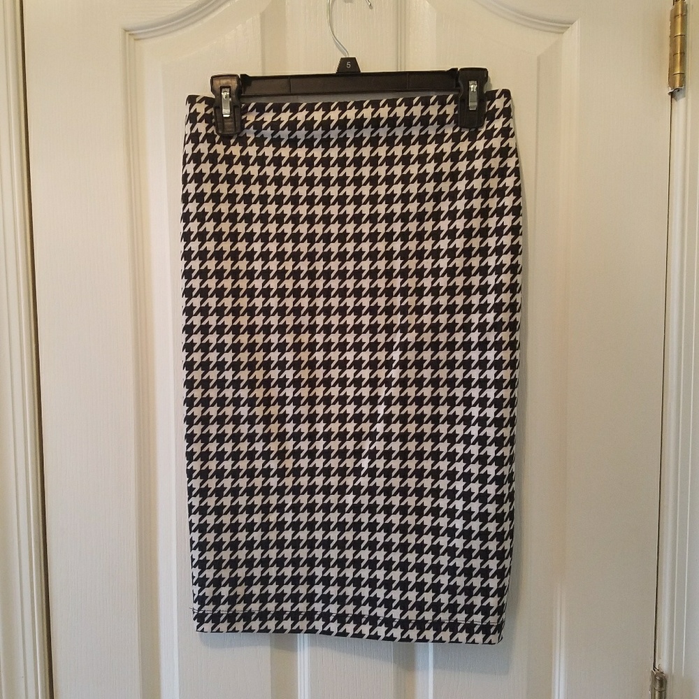 Black and White Kardashian Kollection Skirt